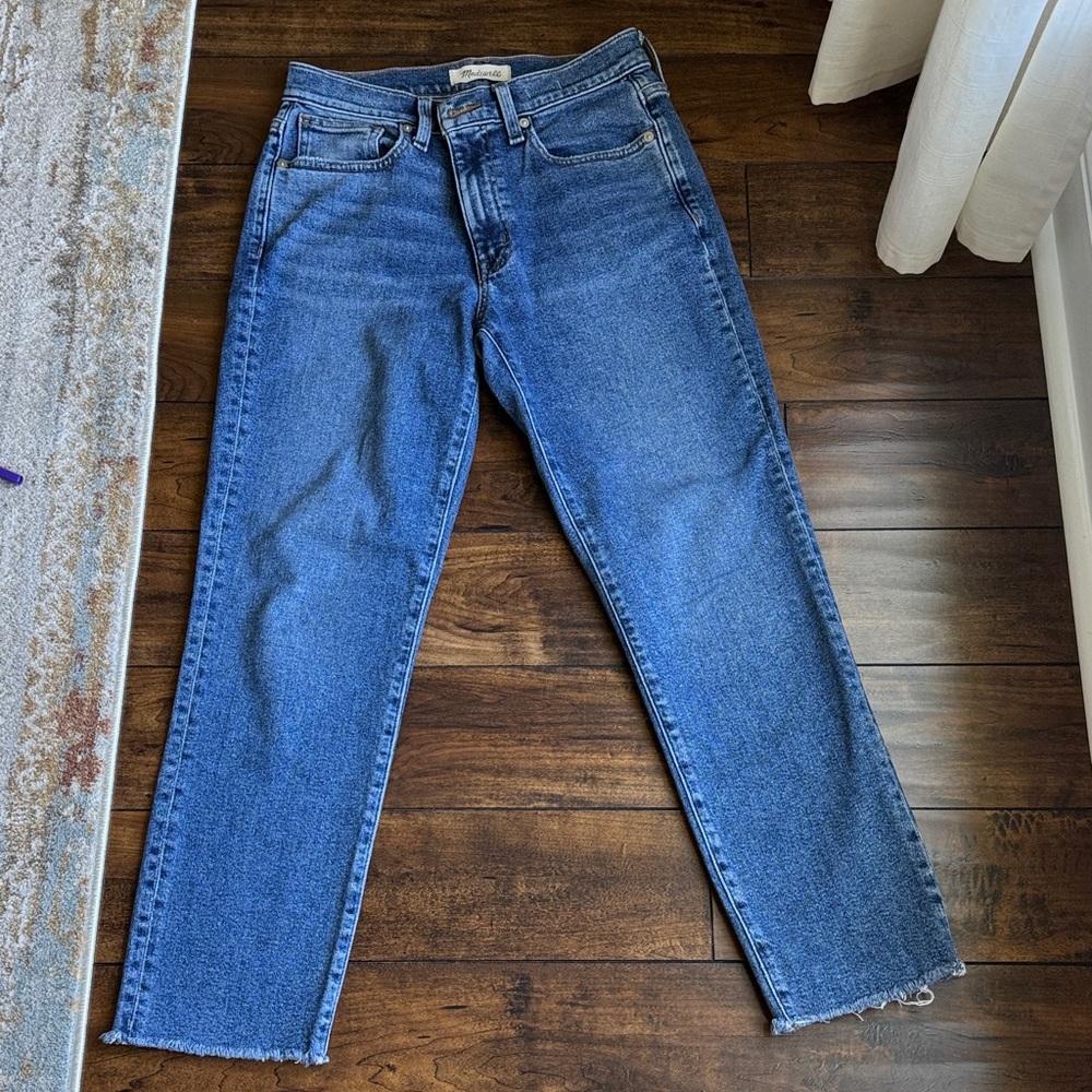 Madewell Jeans “The Girl Jean “ 
Size 25 
Inseam 26.5 inch